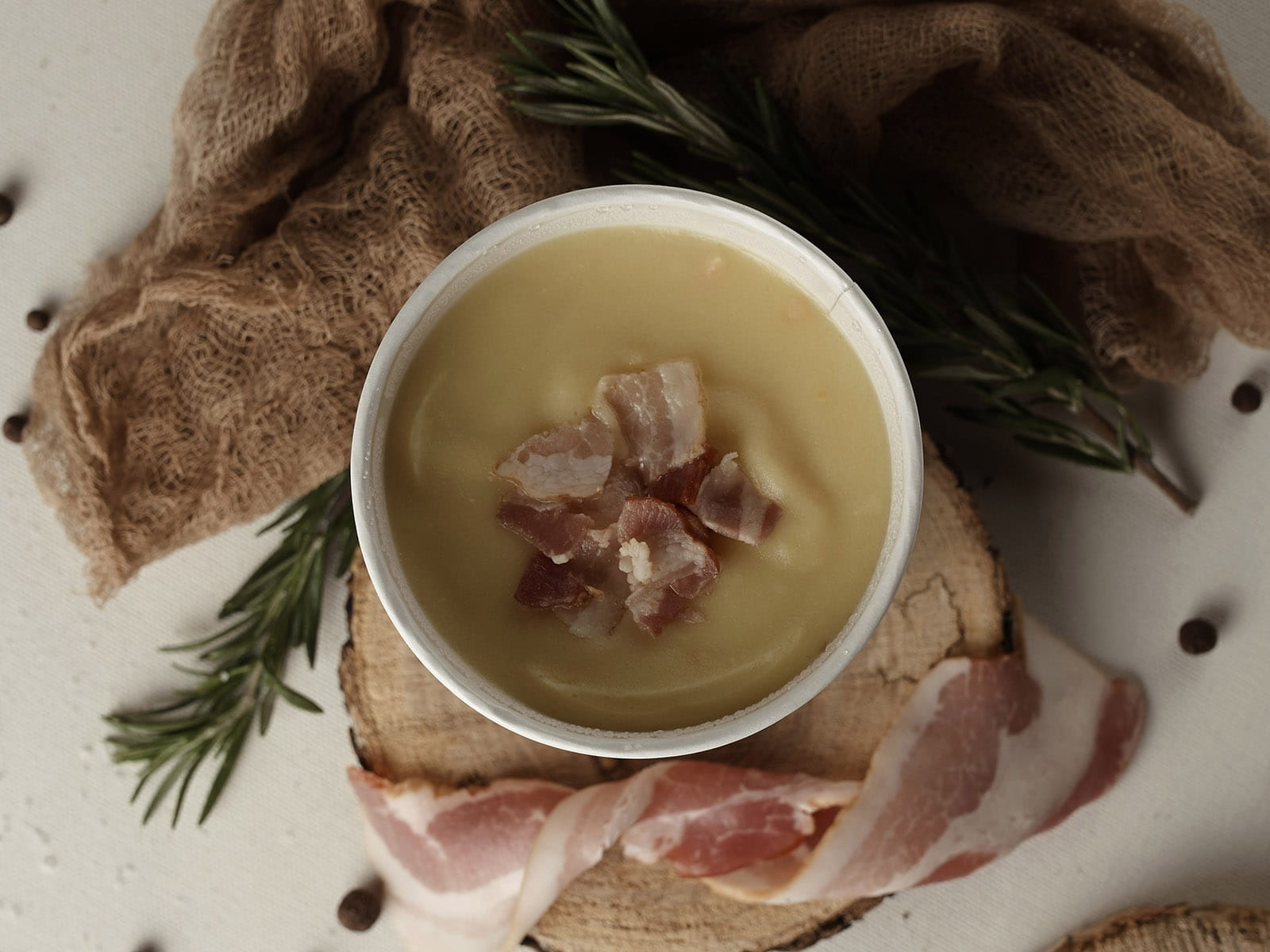 Картофельный крем-суп с беконом